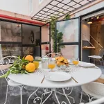 Διαμέρισμα Secret Garden House *