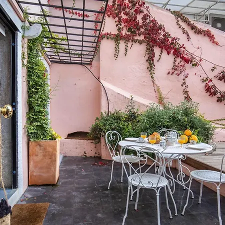 Secret Garden House *